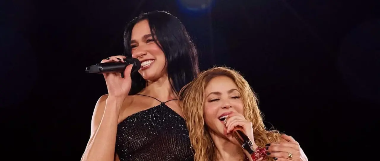 Dua Lipa sorprende en Madrid y canta ‘Antología’ junto a Shakira